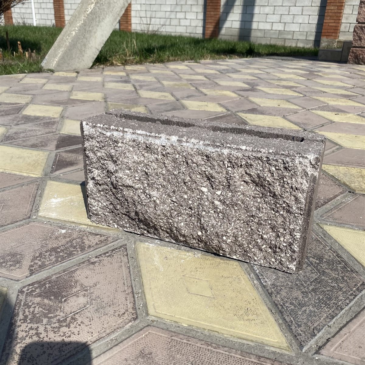Тонкий фасадный блок 12х20х40